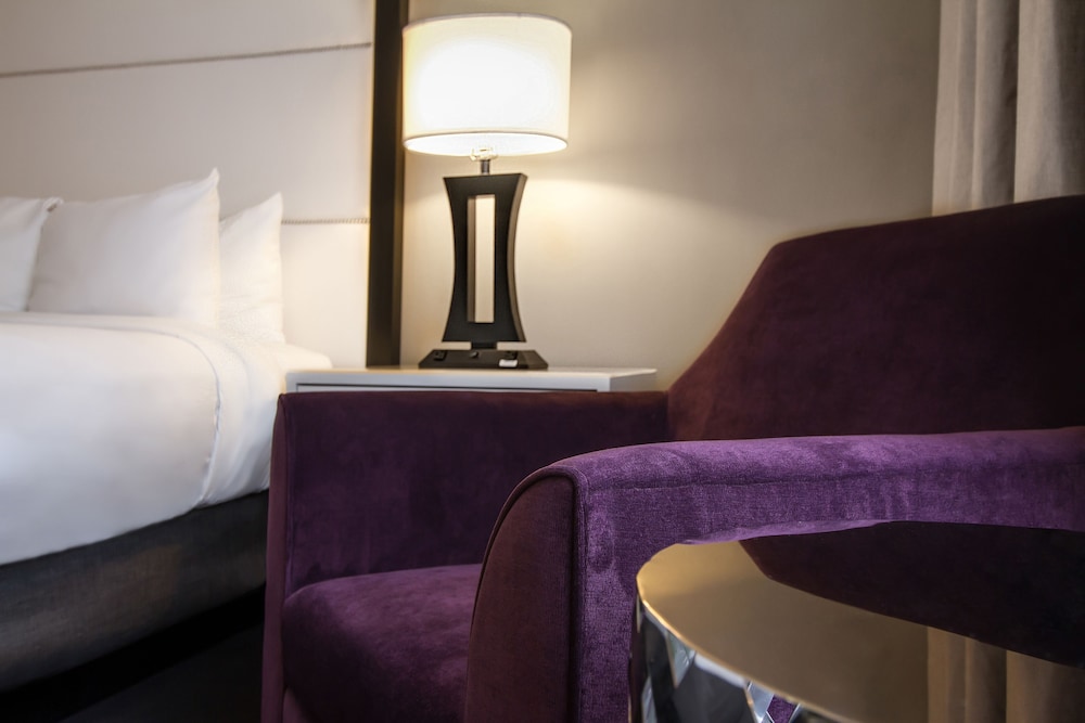Room, 2 Queen Beds, Non Smoking - Photo 6