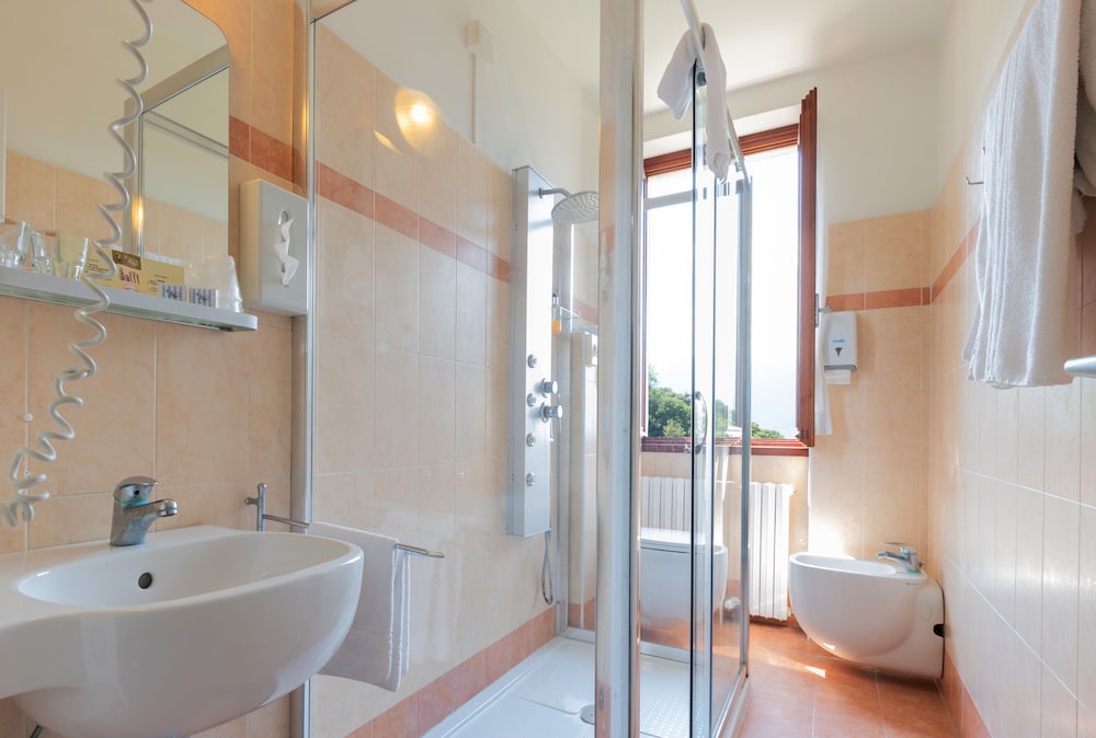 Superior Triple Room photo 3