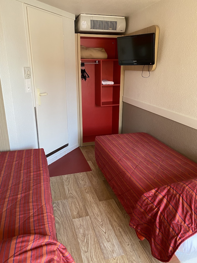 Standard Room, 2 Twin Beds - Photo 3
