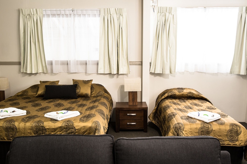 Large Luxury Family Suite Room 8 photo 3
