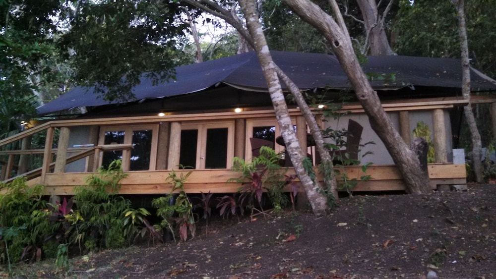 Luxury African Safari Tent photo 2