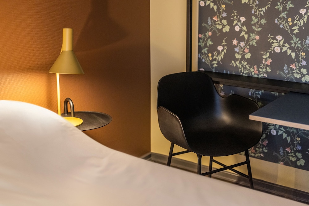 Junior Suite, Harbor View - Photo 3