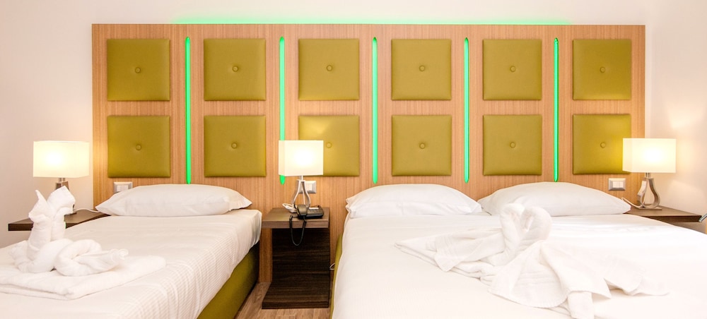 Suite, 2 Bedrooms, Balcony