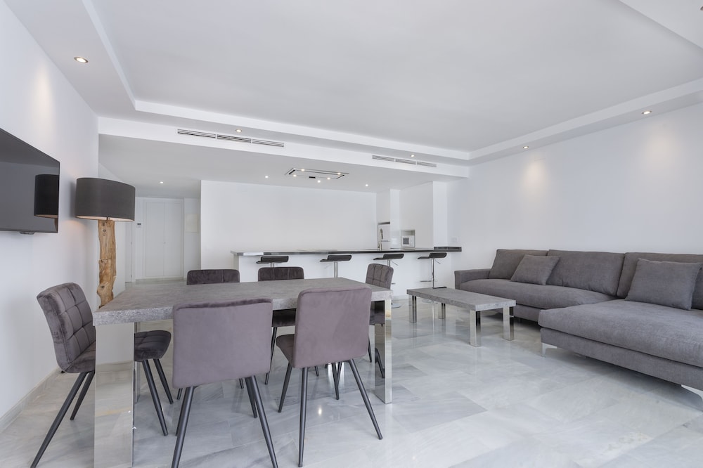 Deluxe Apartment, 3 Bedrooms, Terrace, City View