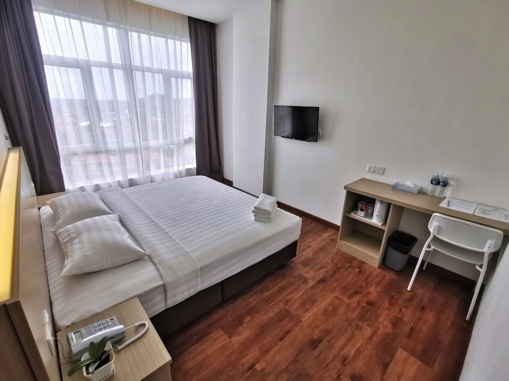 Standard King Room - Photo 3