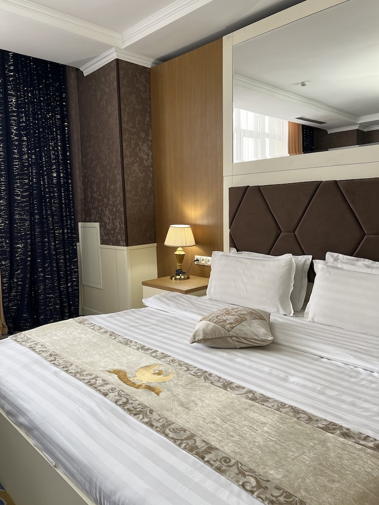 Luxury Double Room, Jetted Tub photo 3