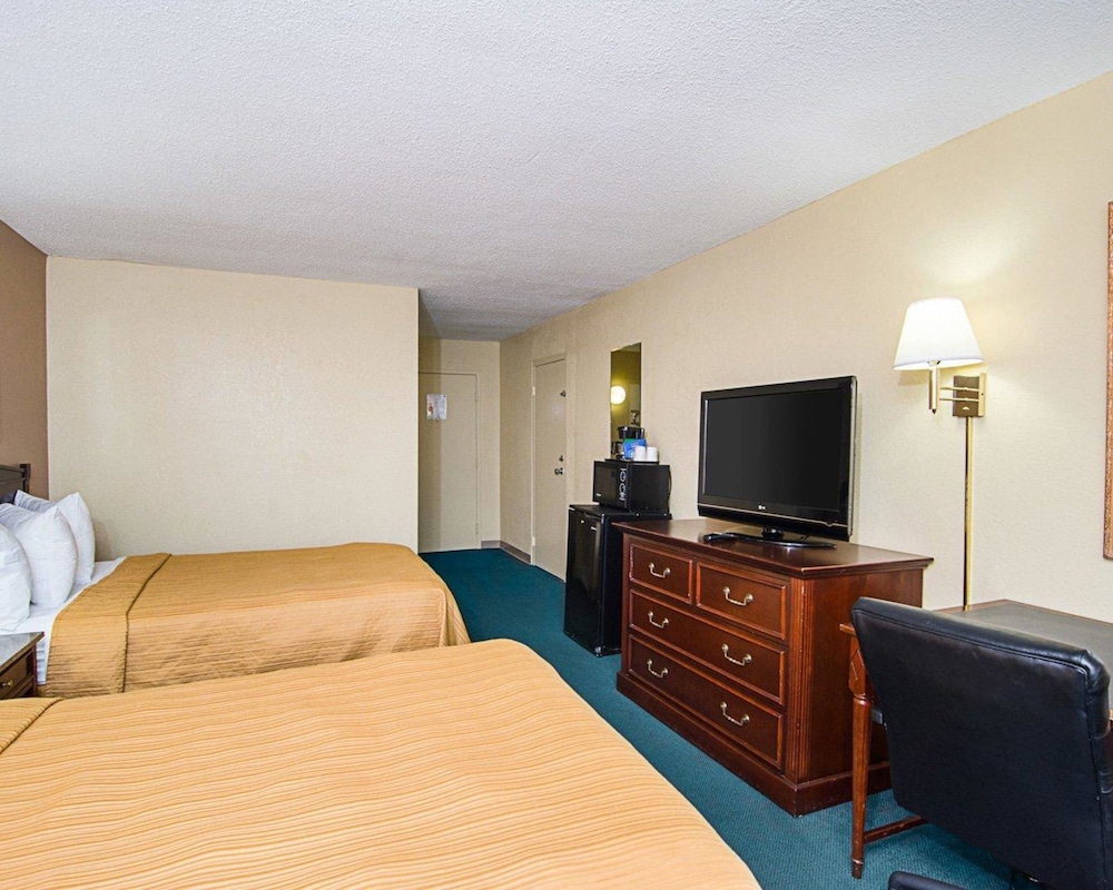 Standard Double Room, 2 Double Beds, Non Smoking photo 2