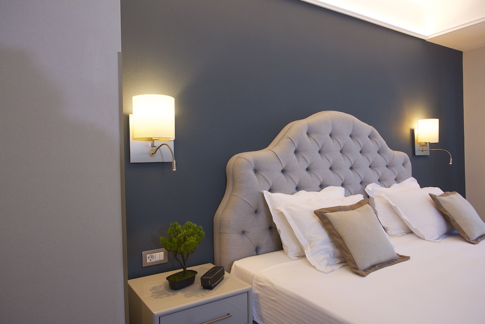 Suite, 1 King Bed photo 3