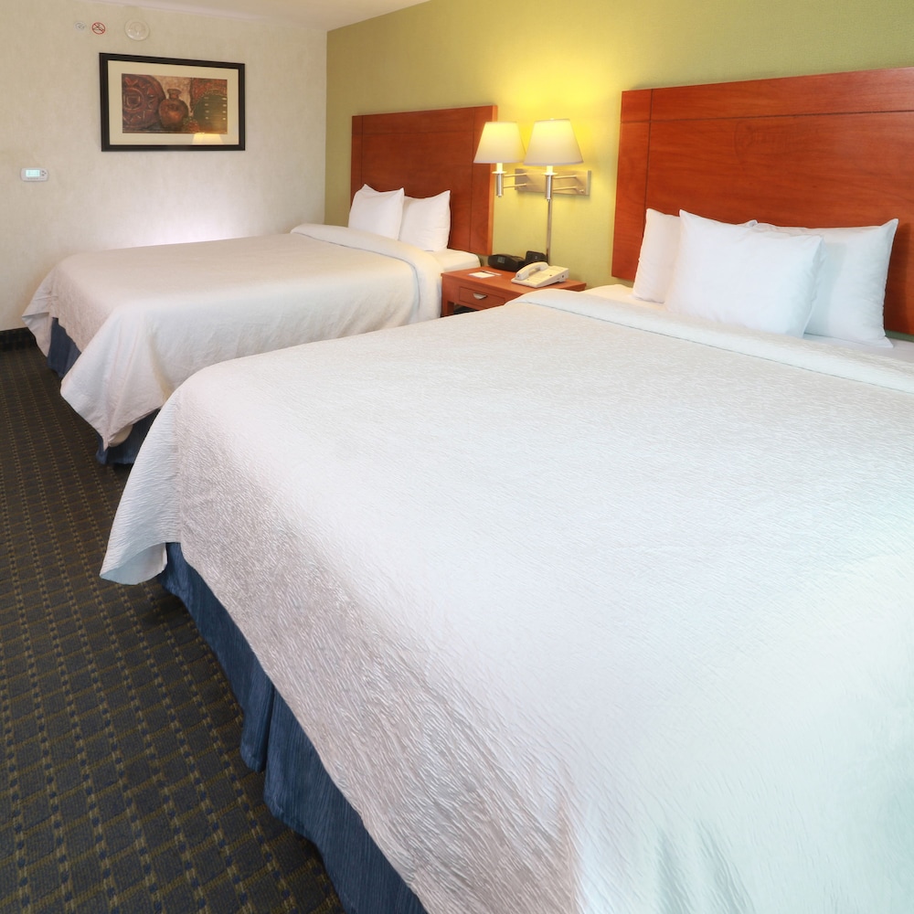 Room, 2 Queen Beds - Photo 2