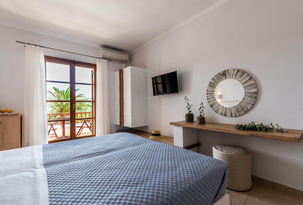 Triple Room, Garden View photo 2