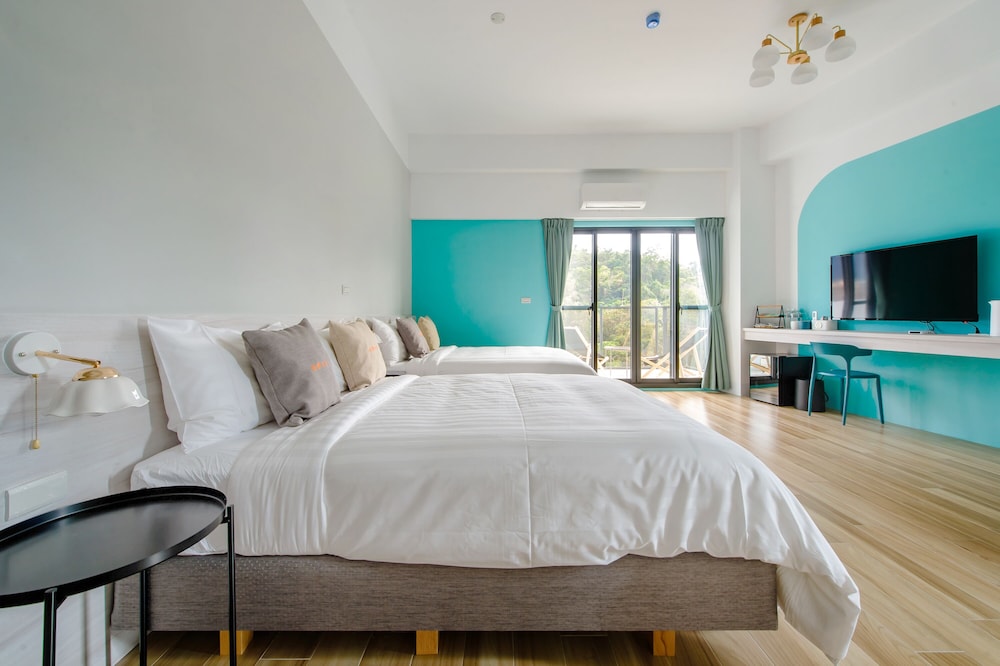 Superior Quadruple Room, Balcony photo 3
