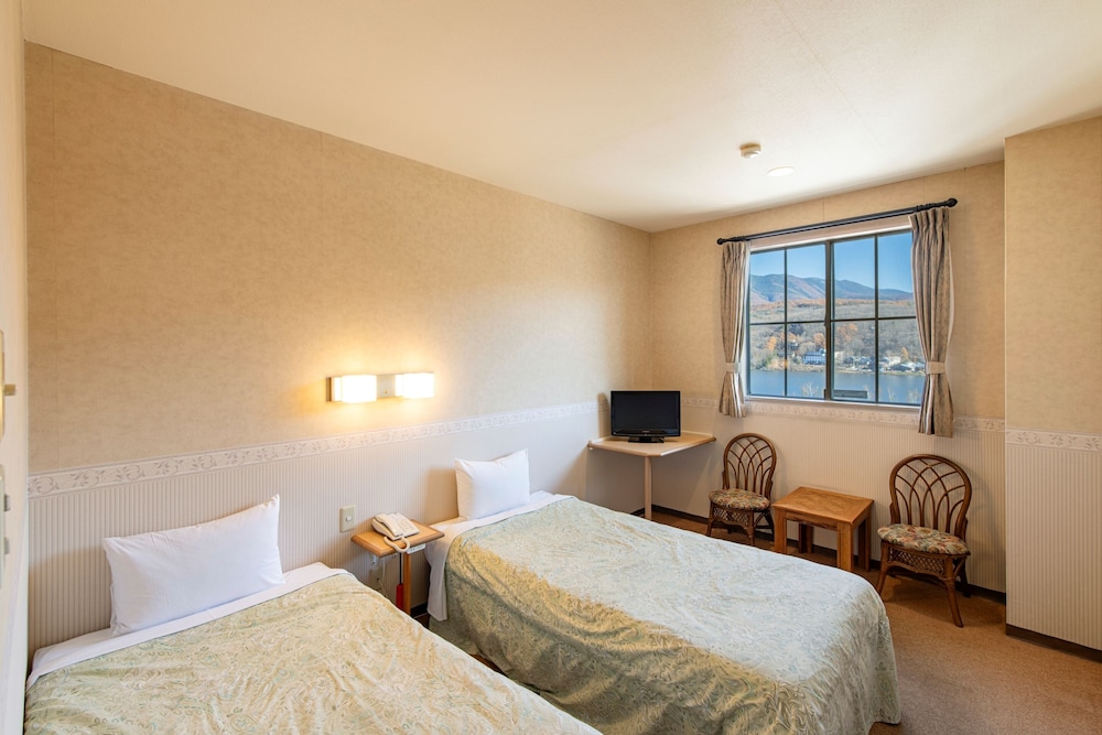 Twin Room, Lake View, Smoking photo 1