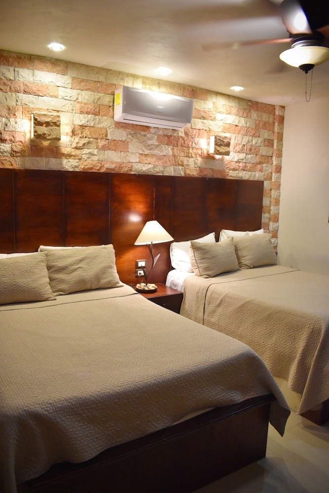 Standard Quadruple Room, 2 Double Beds photo 1