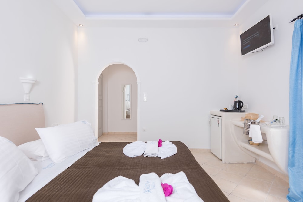 Deluxe Double Room, Pool View - Photo 2