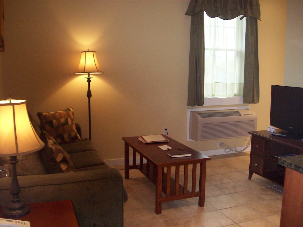 Suite, 1 Queen Bed with Sofa bed, Non Smoking photo 1