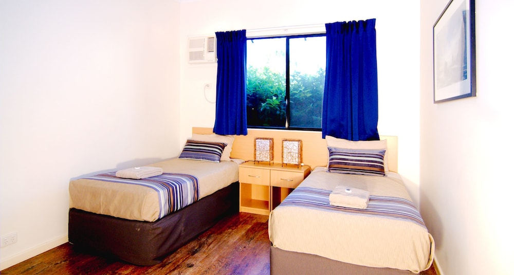 Apartment, 2 Bedrooms, Garden View photo 3