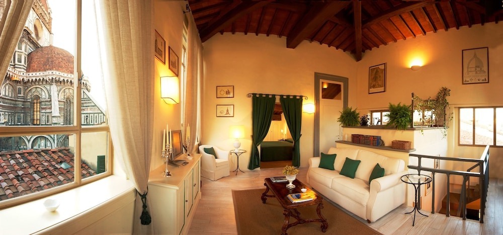 Deluxe Suite, City View (Altana) photo 3