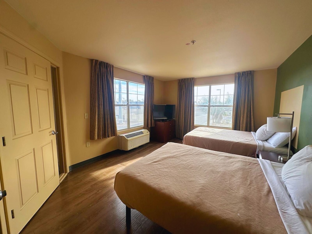Suite, Multiple Beds, Non Smoking - Photo 1
