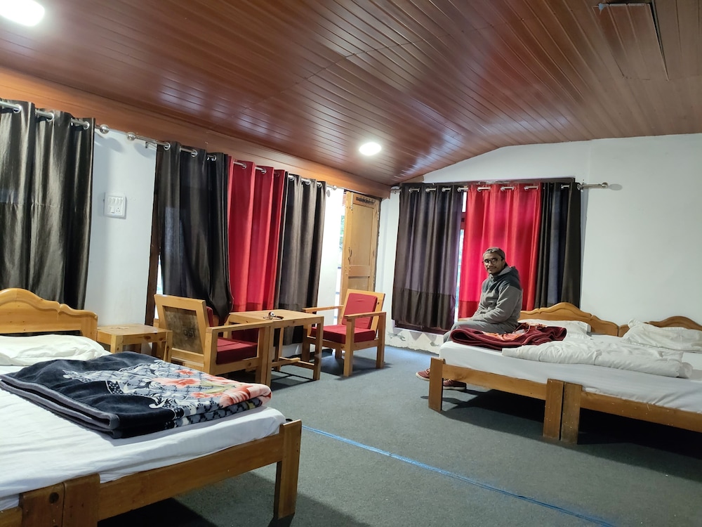 Luxury Quadruple Room, Hill View