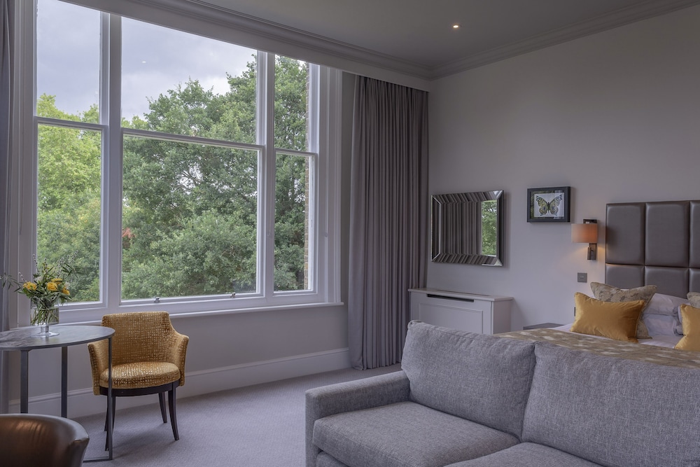 Executive Room, 1 King Bed - Photo 2