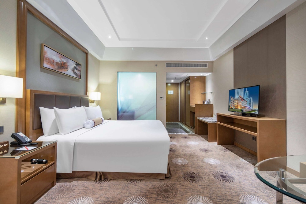 Executive Room, 1 King Bed, Non Smoking - Photo 1