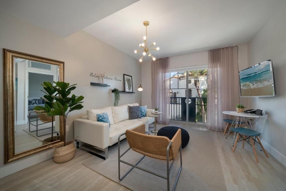 Superior Suite, 1 Bedroom, Balcony, City View