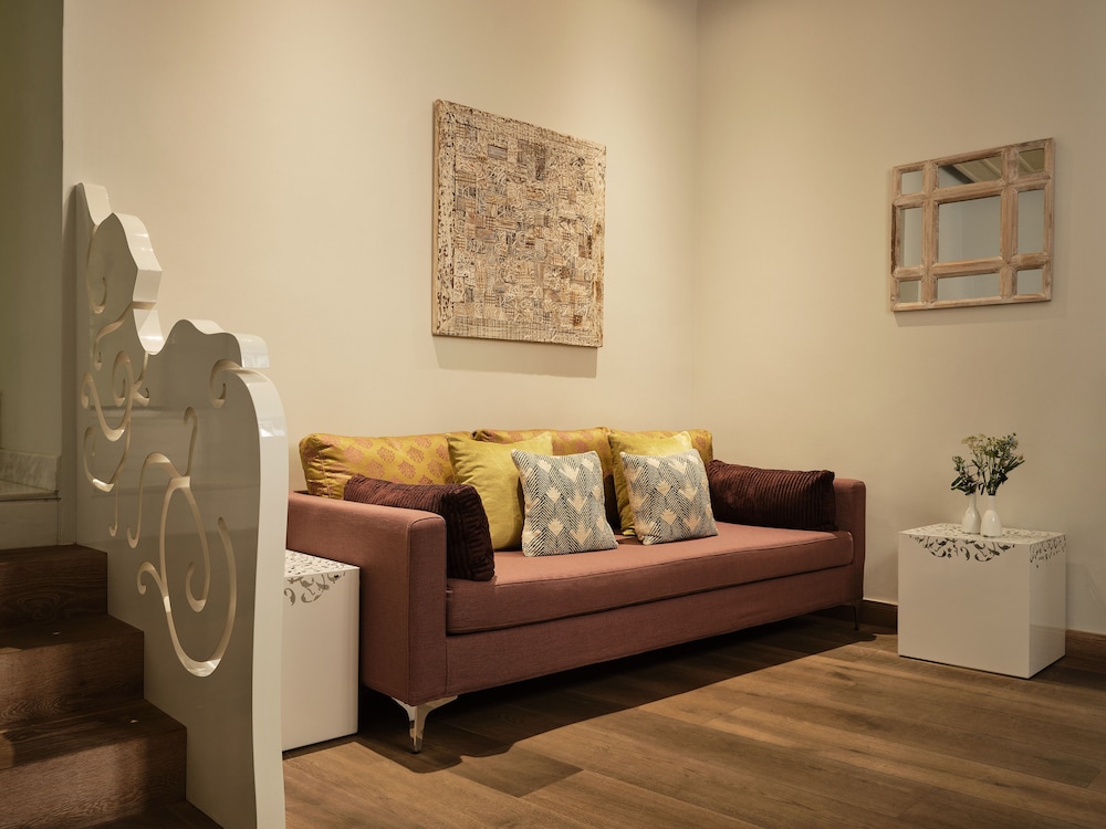 Executive Suite - Photo 12