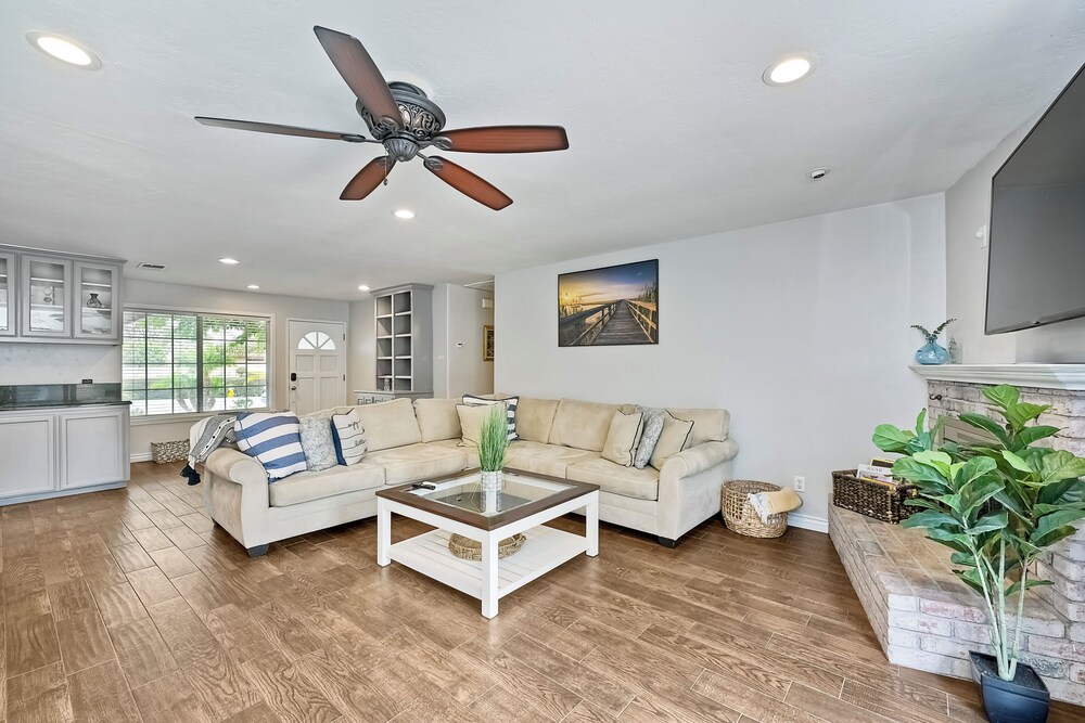 House, Multiple Beds, Patio, Garden View (Carlsbad Charm)