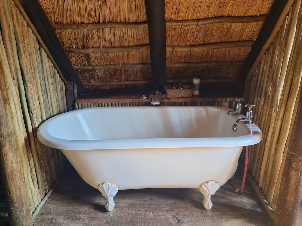 Luxury Cottage, Multiple Beds, Mountain View photo 2