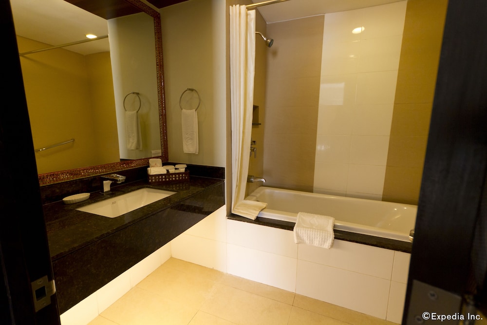 Executive Suite - Photo 12