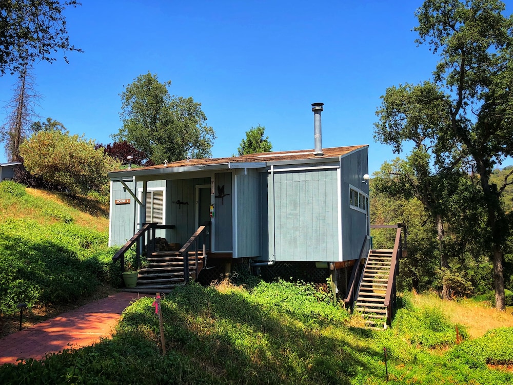 Deluxe Cabin, 1 Queen Bed, Lake View, Mountainside