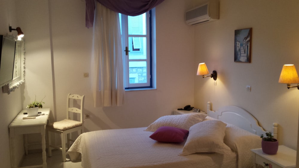 Double or Twin Room photo 3