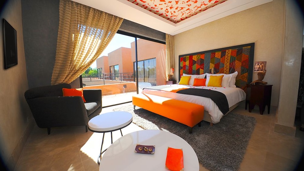 Deluxe Room, Garden View, Poolside photo 3