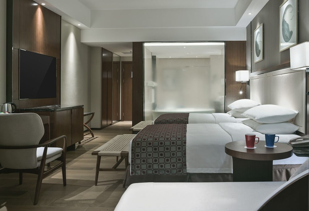 Executive Twin Room, Balcony, Lake View photo 2