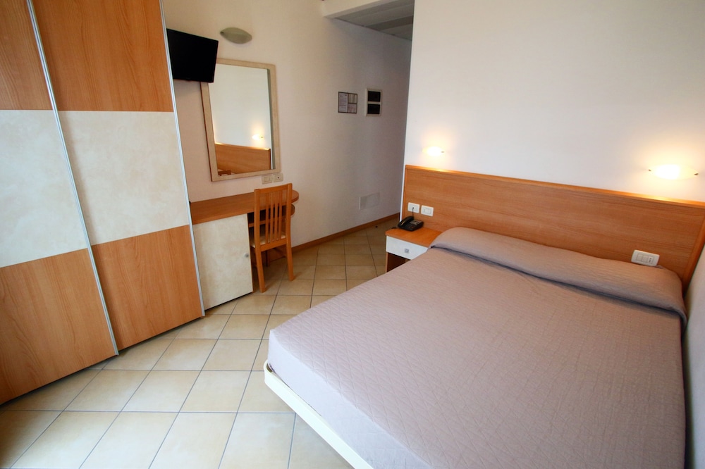 Comfort Room photo 2