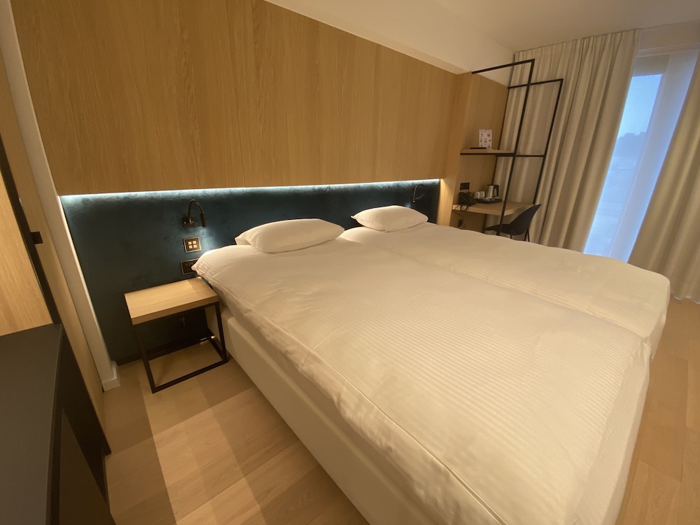 Deluxe Twin Room - Photo 4