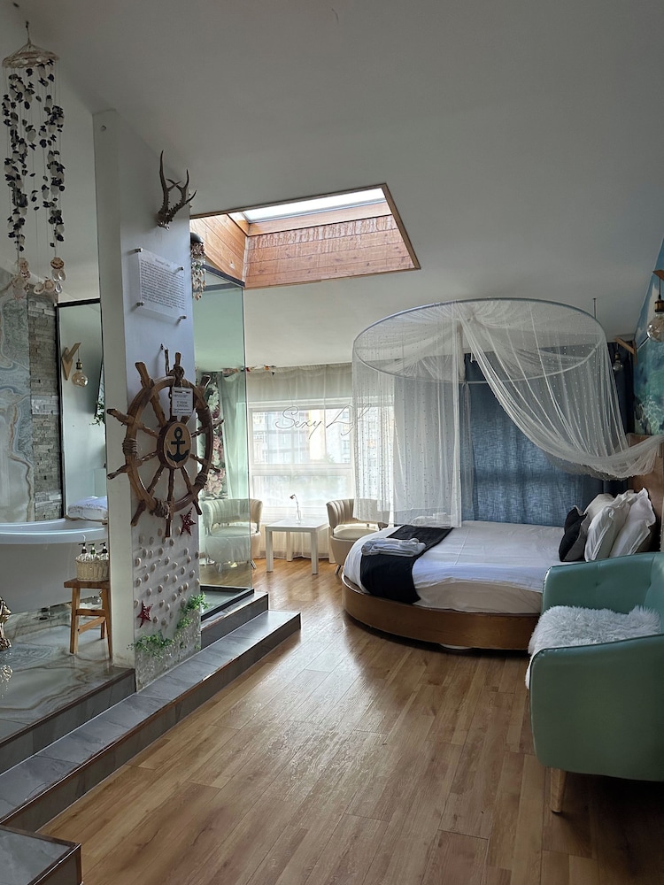 Premium Double Room, 1 King Bed photo 1
