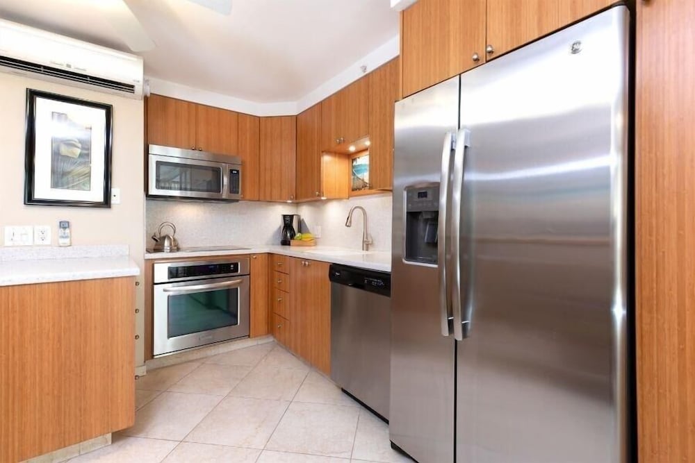 Condo, 2 Bedrooms photo 2