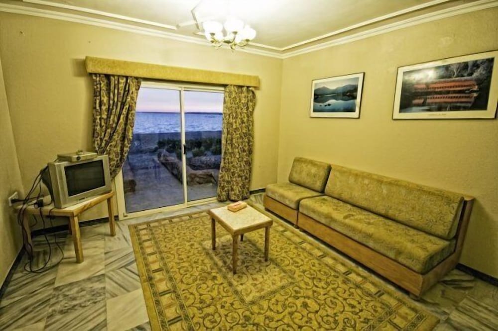 Deluxe Suite photo 3