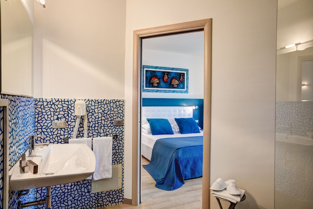 Deluxe Double Room, Sea View - Photo 2