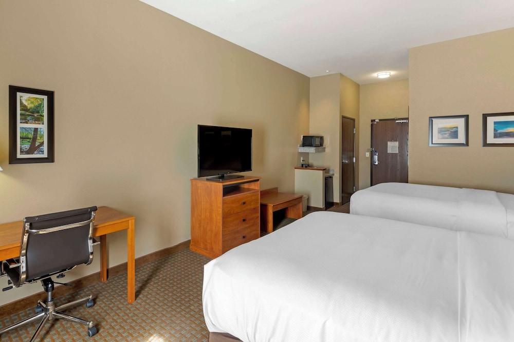 Standard Room, 2 Queen Beds - Photo 3