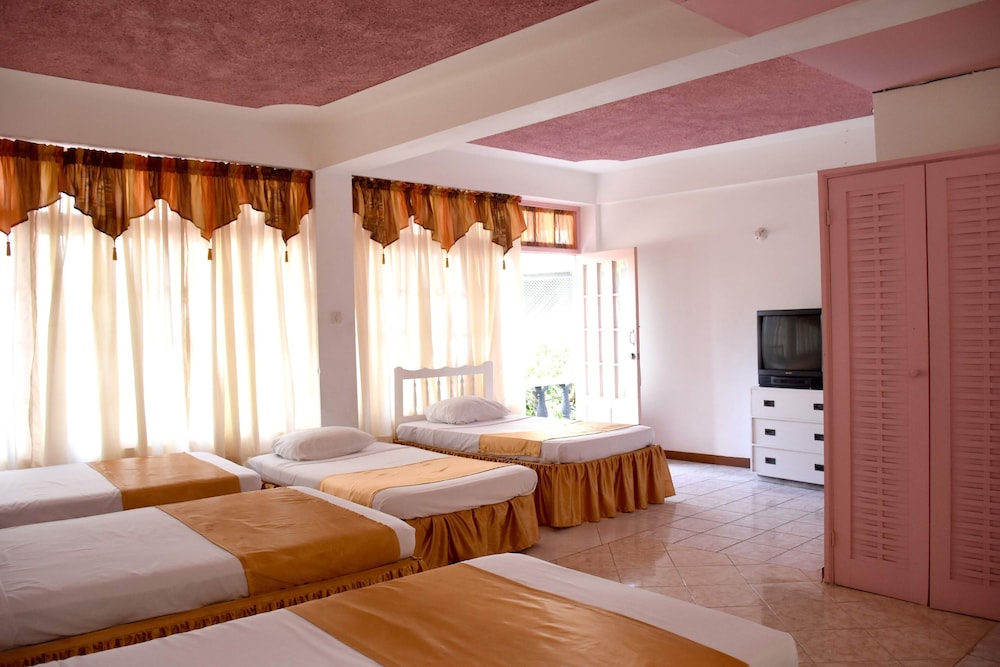 Standard Room (5 Single Beds) photo 2