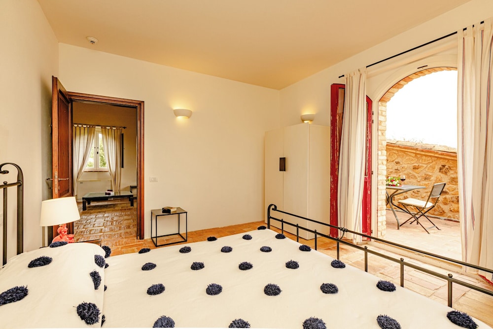 Junior Suite, 1 Bedroom, Hill View, Tower