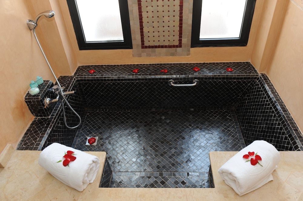 Deluxe Suite - Photo 2