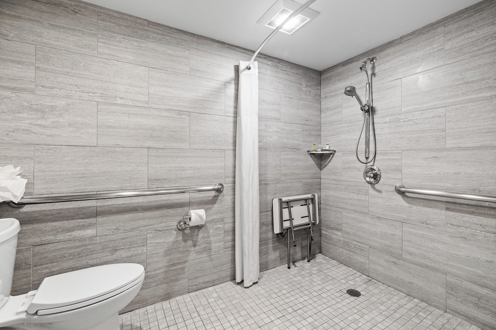 Standard Room, 2 Queen Beds, Accessible - Photo 3