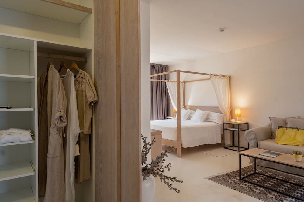 Junior Suite (Deluxe) photo 1