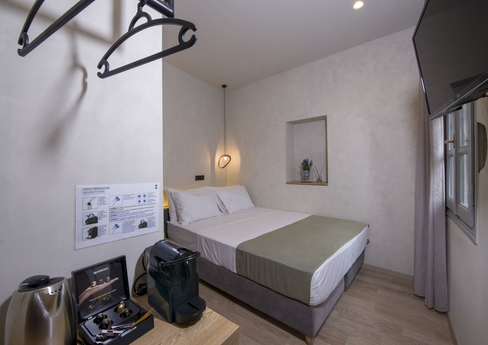 Economy Double Room (1st Floor, Old town view) photo 1