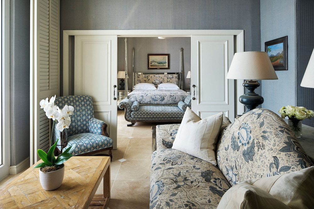Luxury Sea Facing Suite - Photo 14