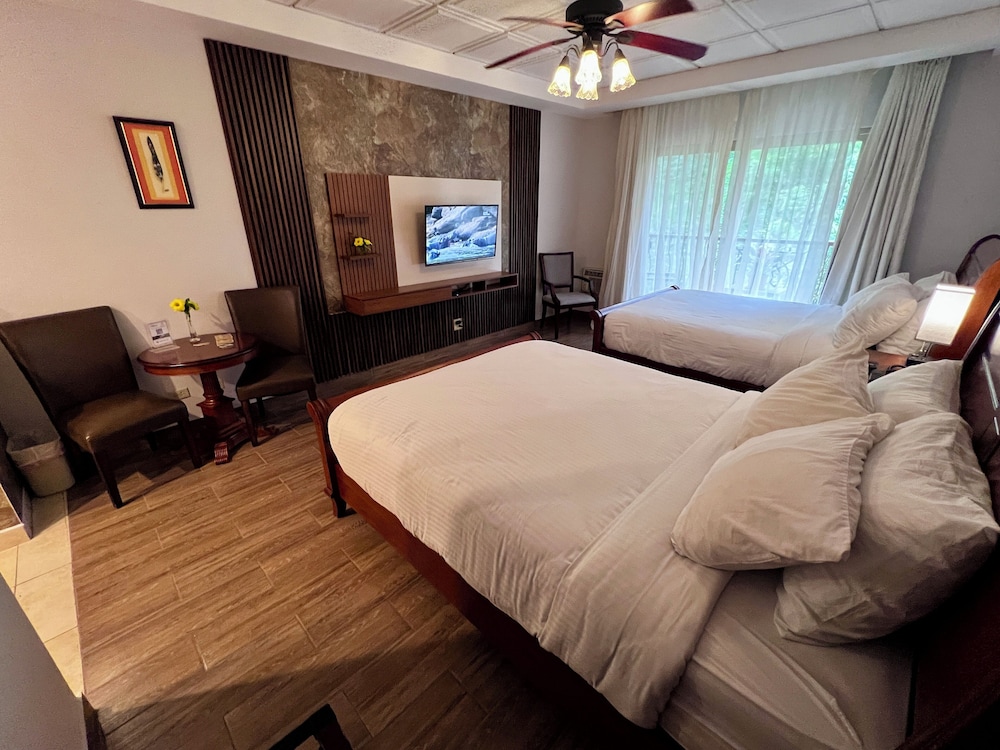Standard Room, 2 Queen Beds, River View