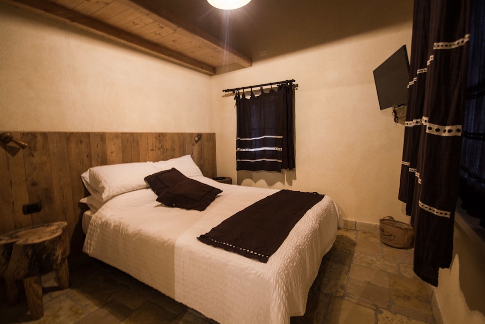 Classic Double or Twin Room, Garden View photo 3